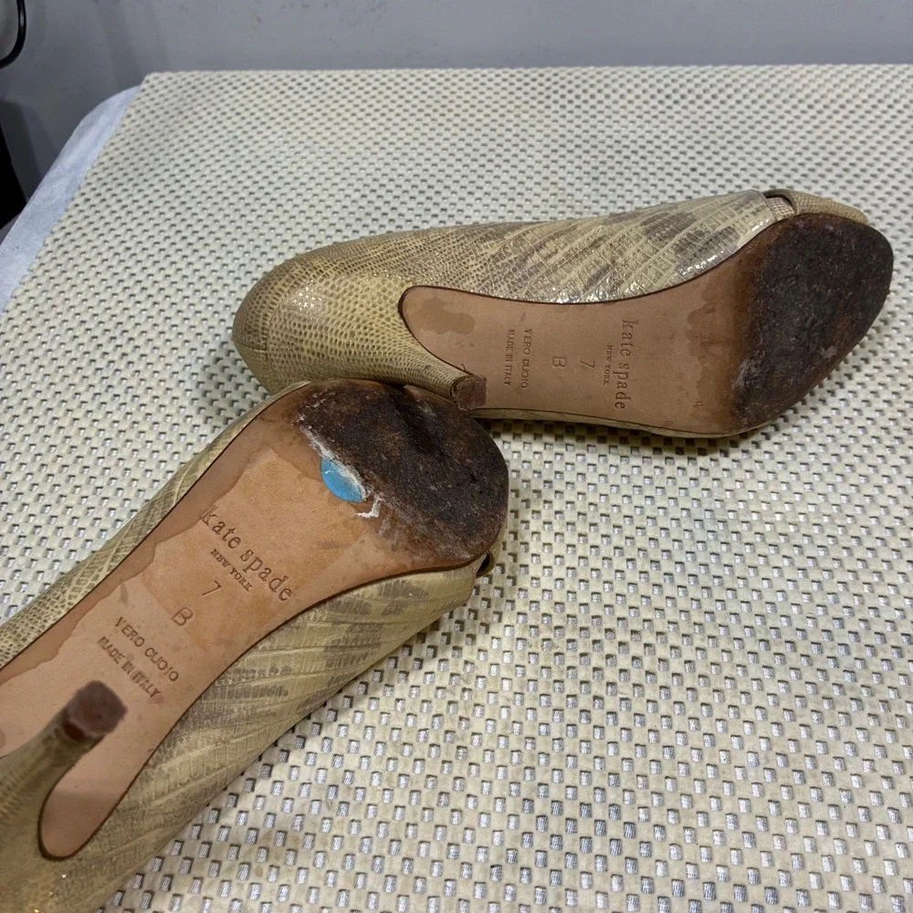 Kate Spade New York Billie Peep Toe Heels Gold Snakeskin‎ Leather Pumps Size 7
